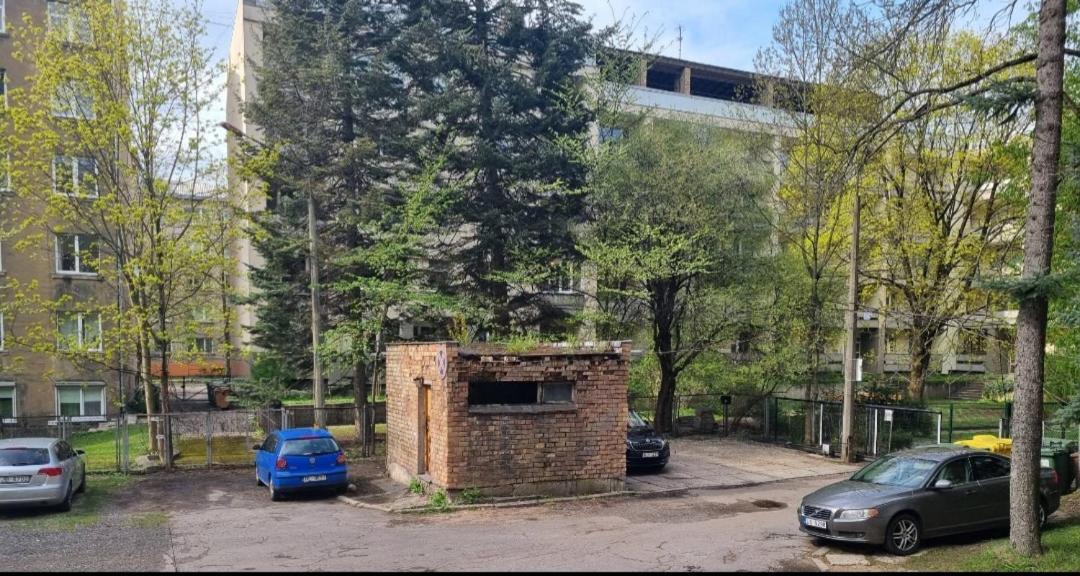 Camellia Studio Apartment & Parking Riga Esterno foto